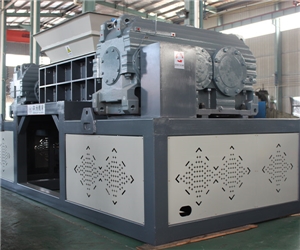 山东某客户购买大型双轴撕碎机